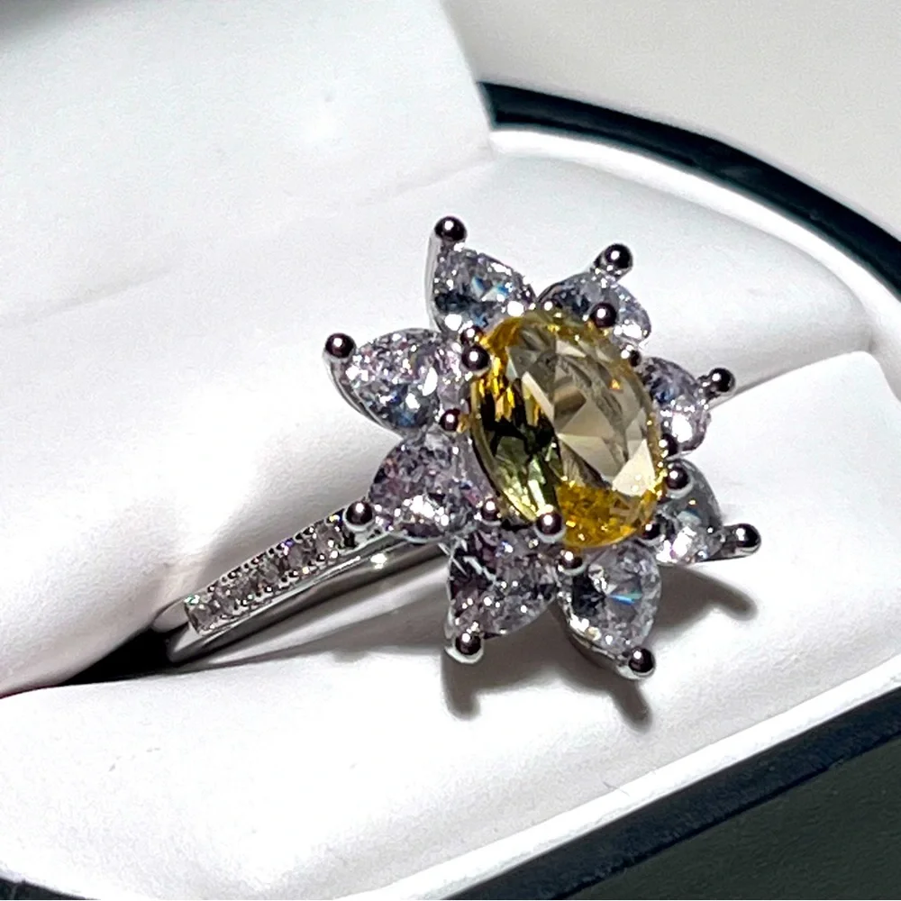 925 Sterling Silver Sunflower Diamond Ring - Picture 4 of 6